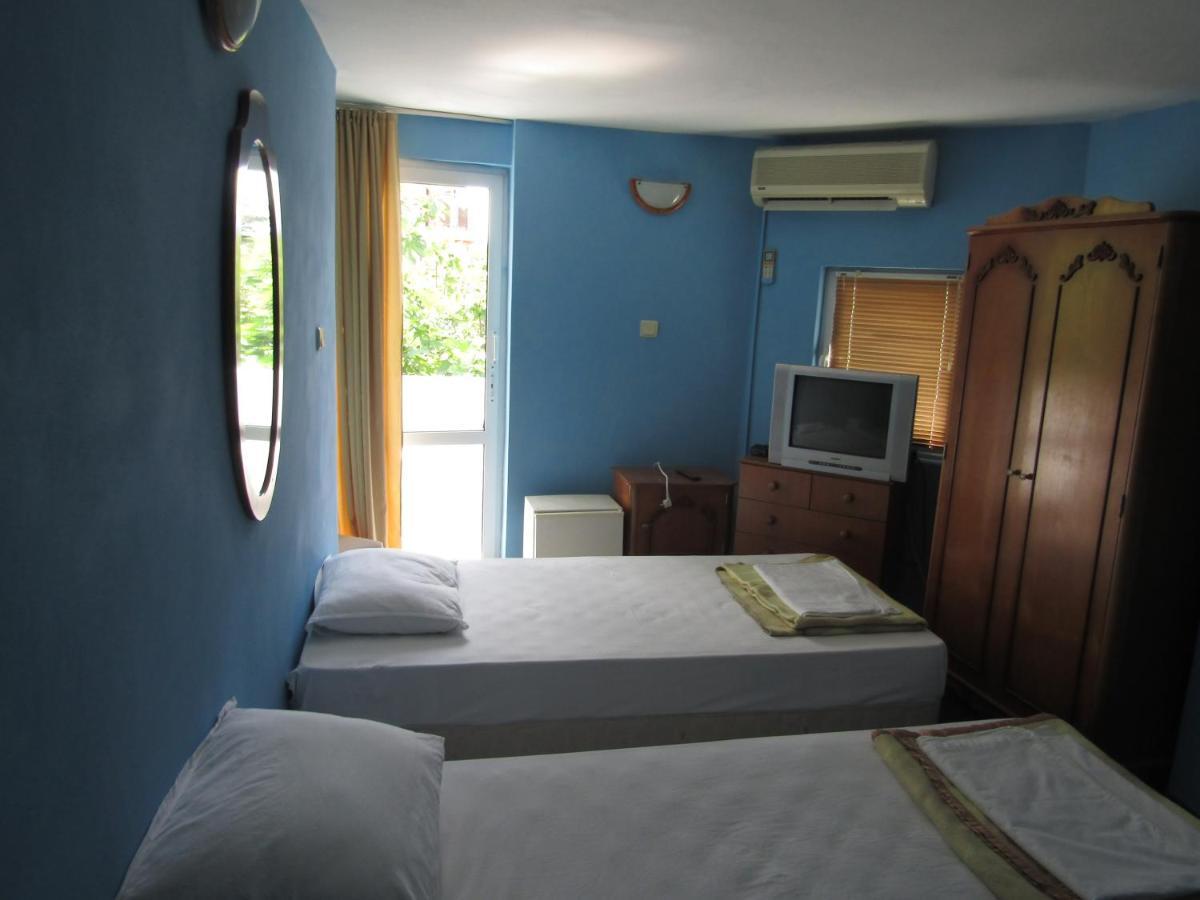 Hostel Papagal Warna Exterior foto