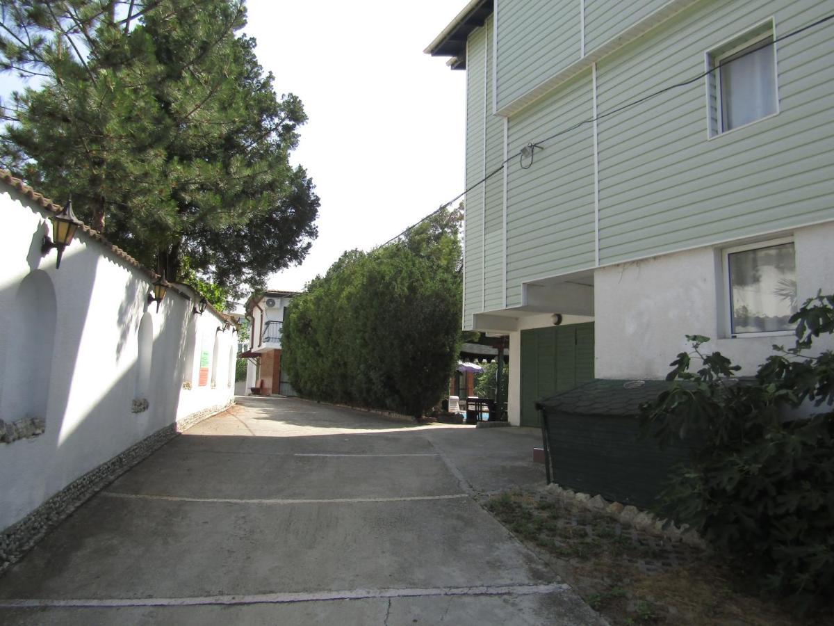 Hostel Papagal Warna Exterior foto