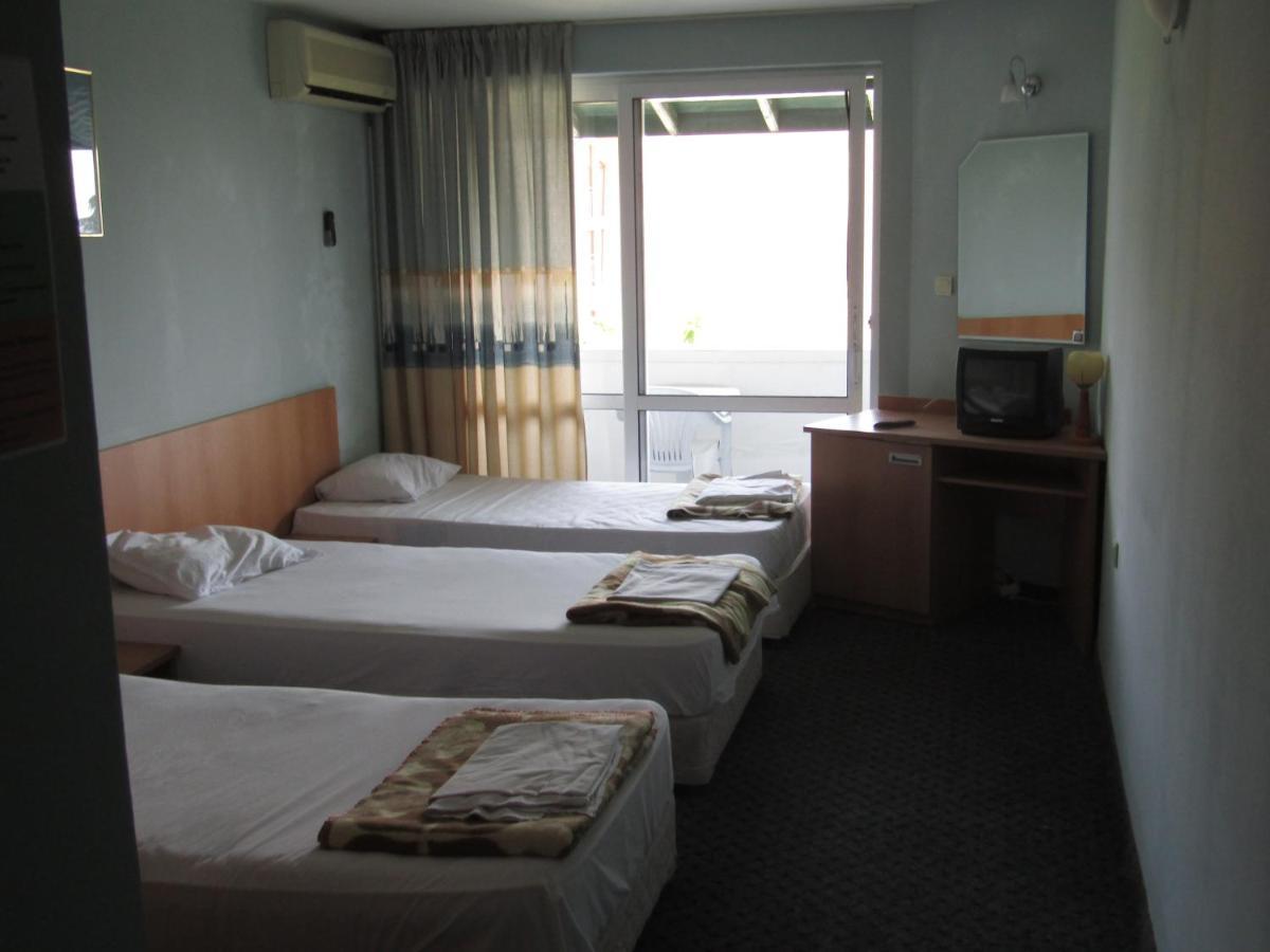 Hostel Papagal Warna Exterior foto