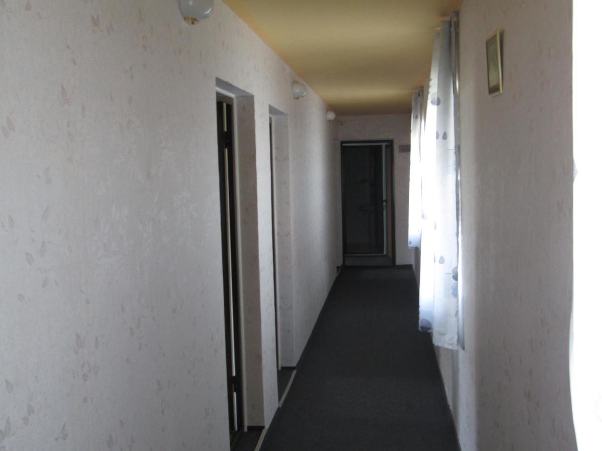 Hostel Papagal Warna Exterior foto
