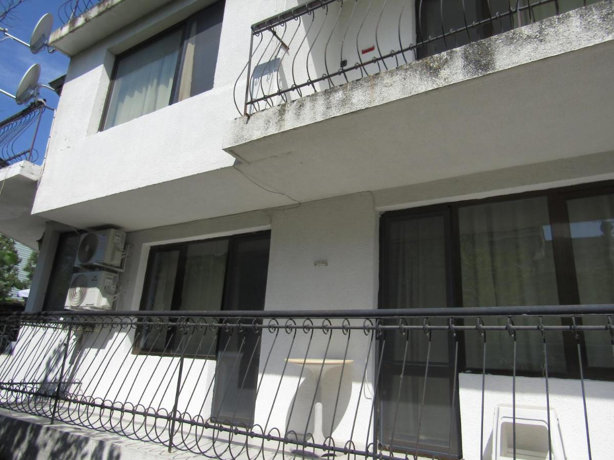 Hostel Papagal Warna Exterior foto