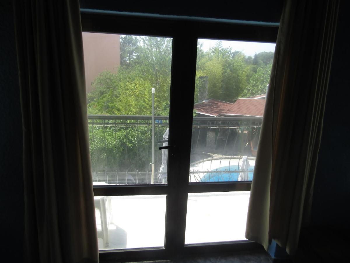 Hostel Papagal Warna Exterior foto