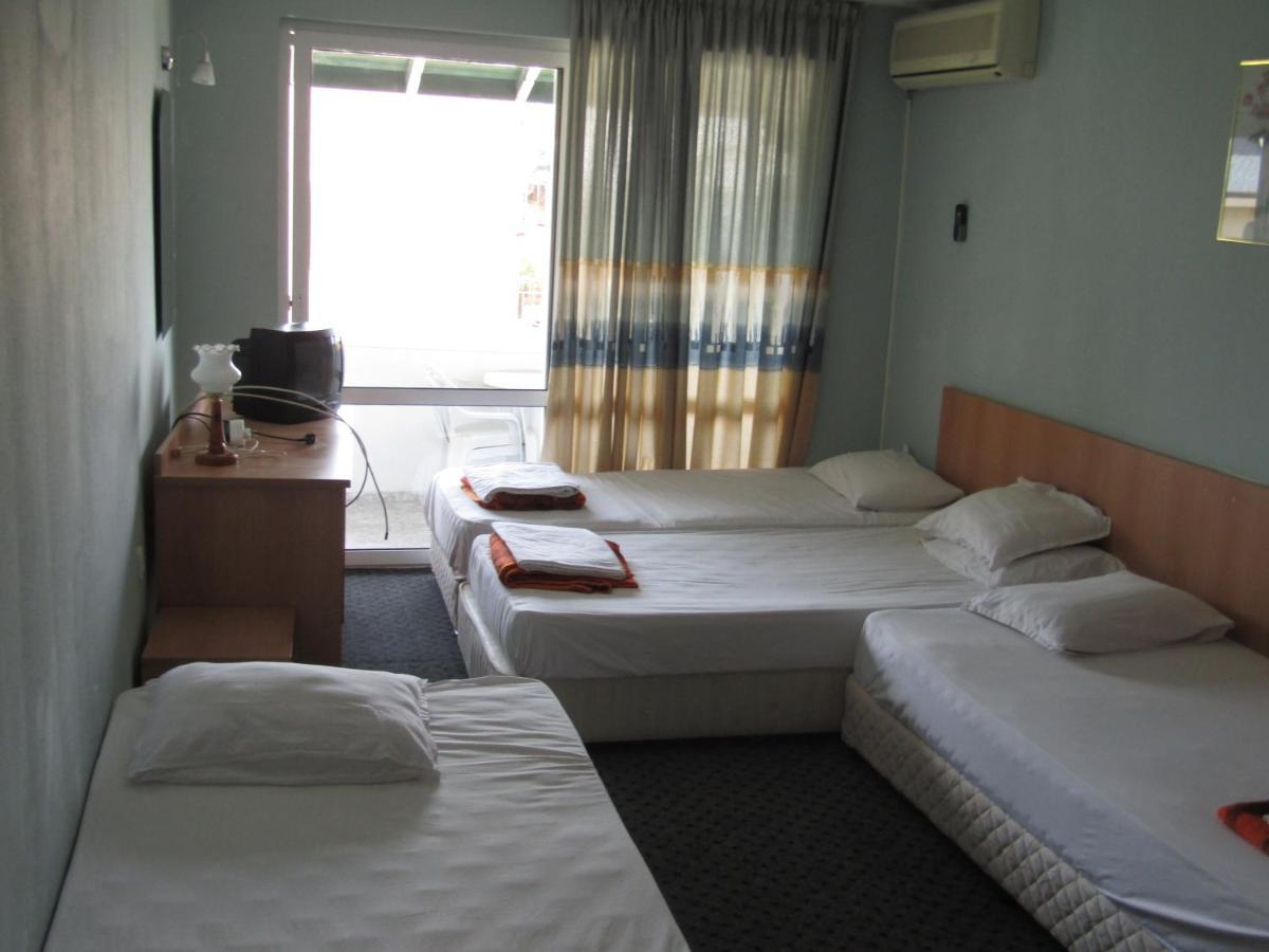 Hostel Papagal Warna Exterior foto