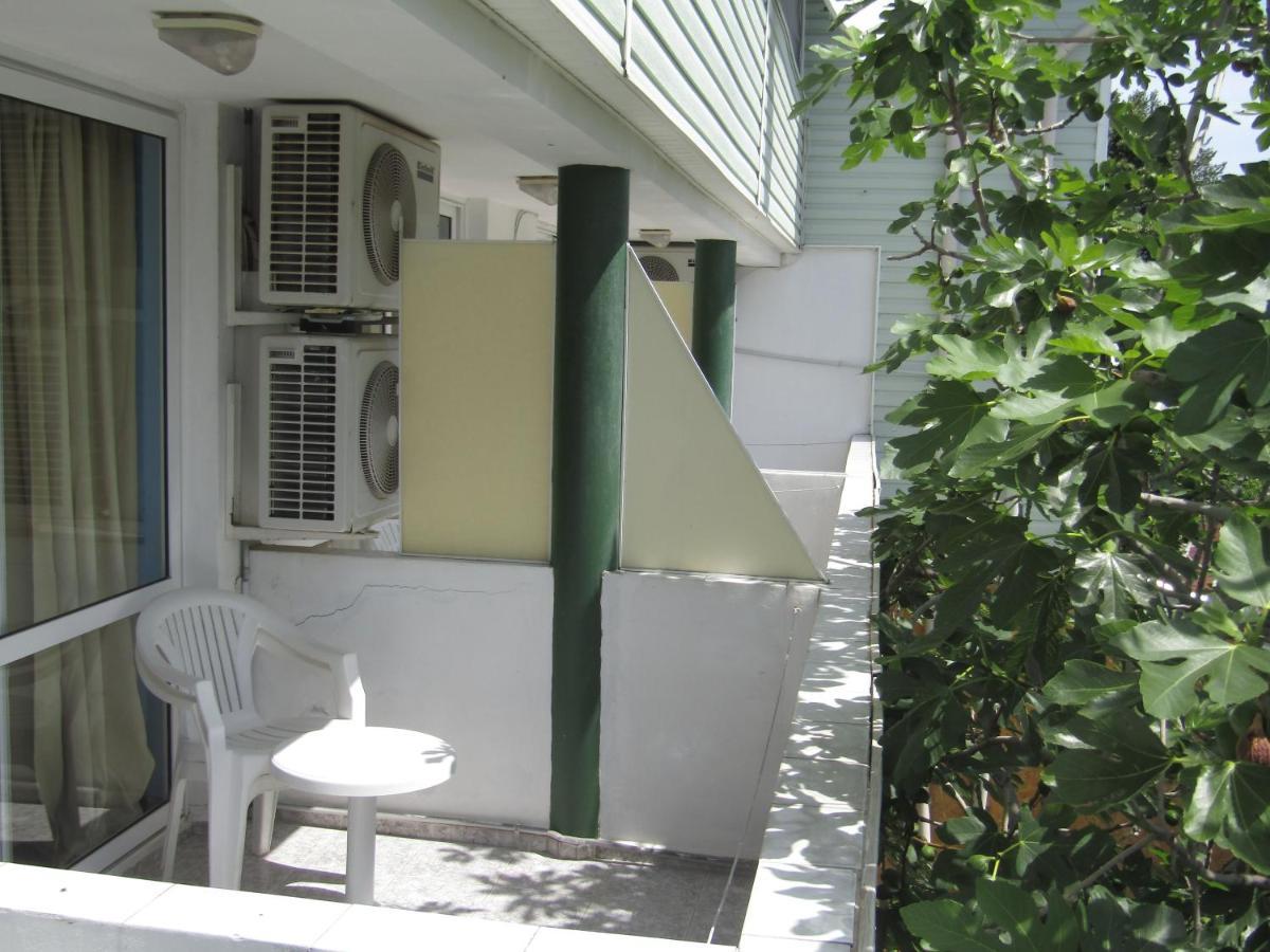 Hostel Papagal Warna Exterior foto