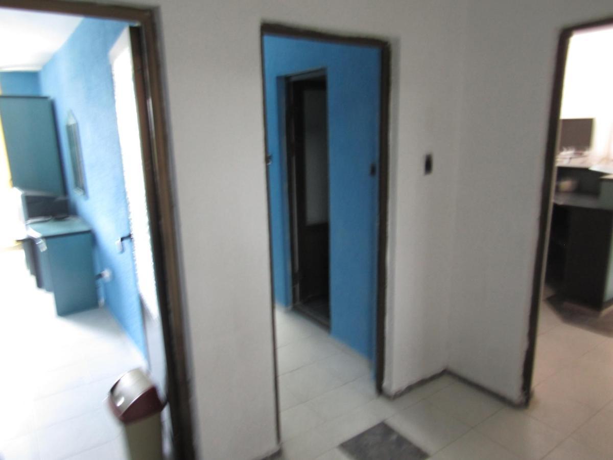 Hostel Papagal Warna Exterior foto