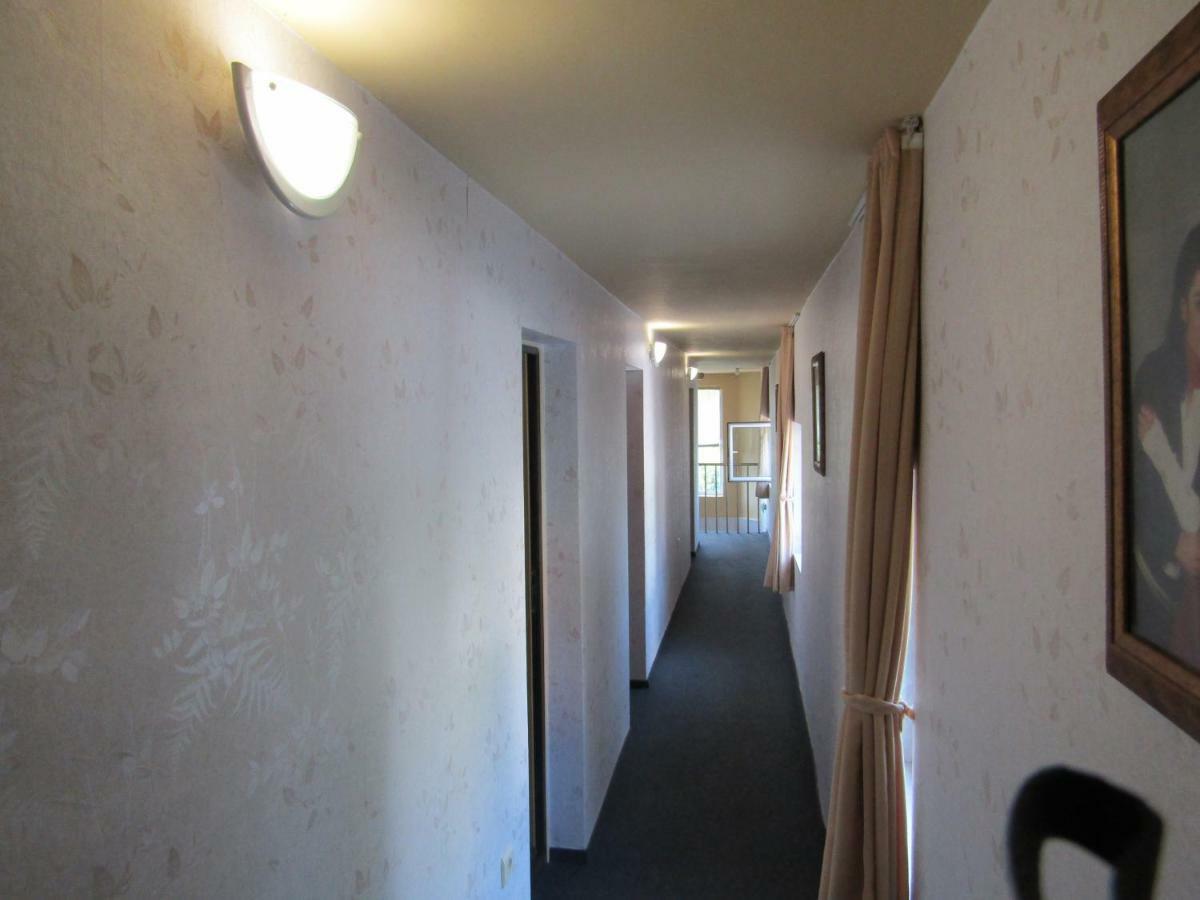 Hostel Papagal Warna Exterior foto