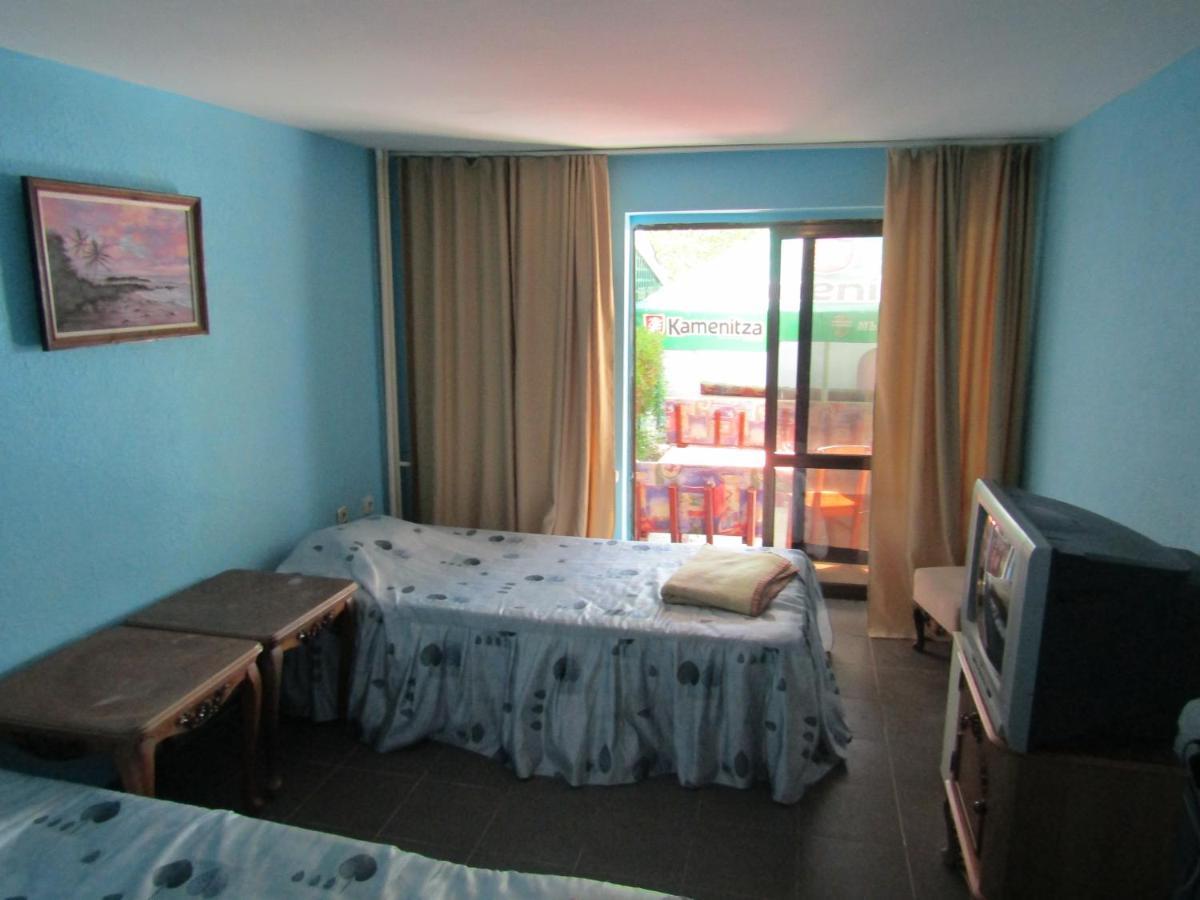 Hostel Papagal Warna Exterior foto